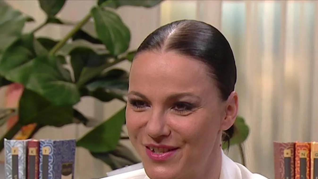 Péter Szabó Szilvia szexi fotókkal jelentkezett Baliról