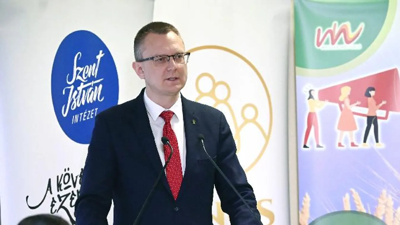 Rétvári Bence: a család értékét bármi áron őrizni kell