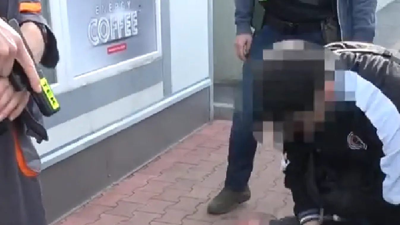 Baseballütővel verte össze apósjelöltje és sógora a fiút, mert megszöktette a 17 éves lányt