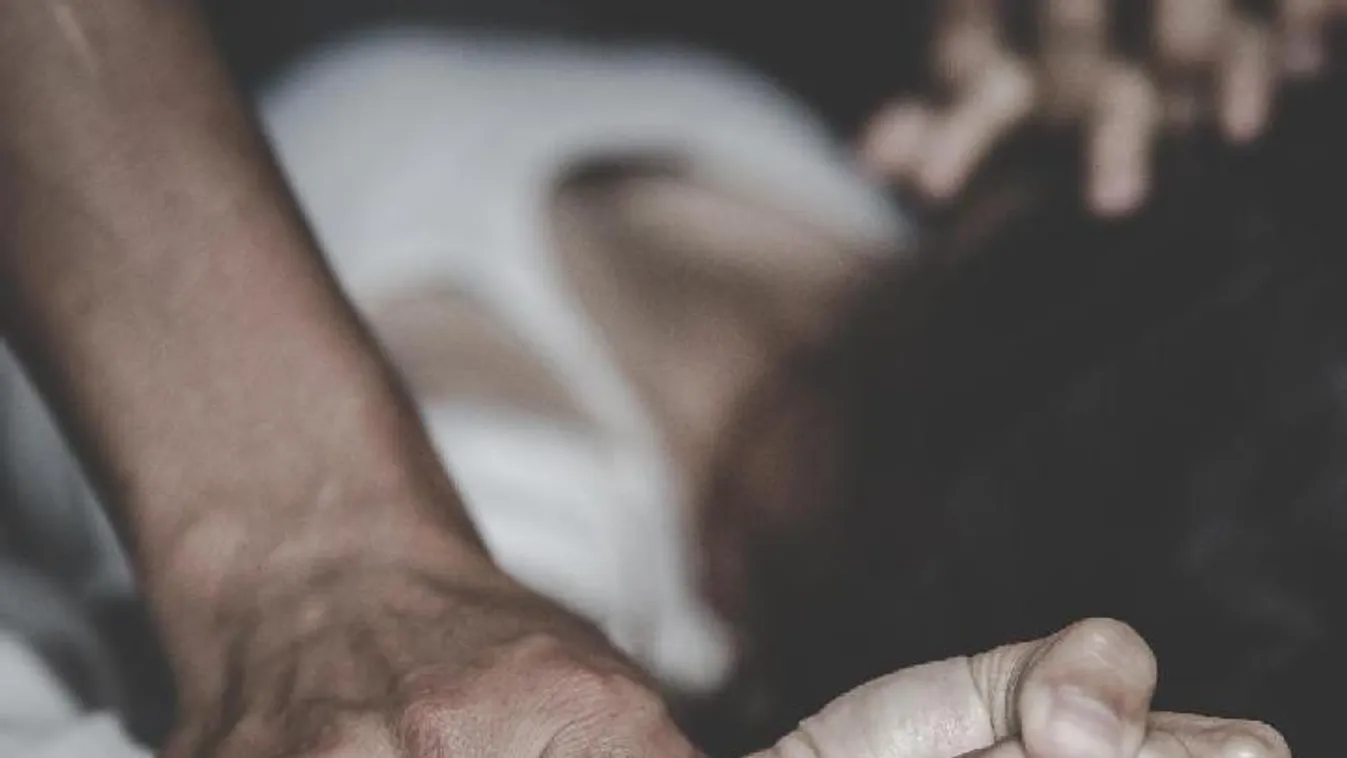 Hajánál fogva ráncigálta az utcán a nőt, majd meg is erőszakolta – a kisfia is végignézte