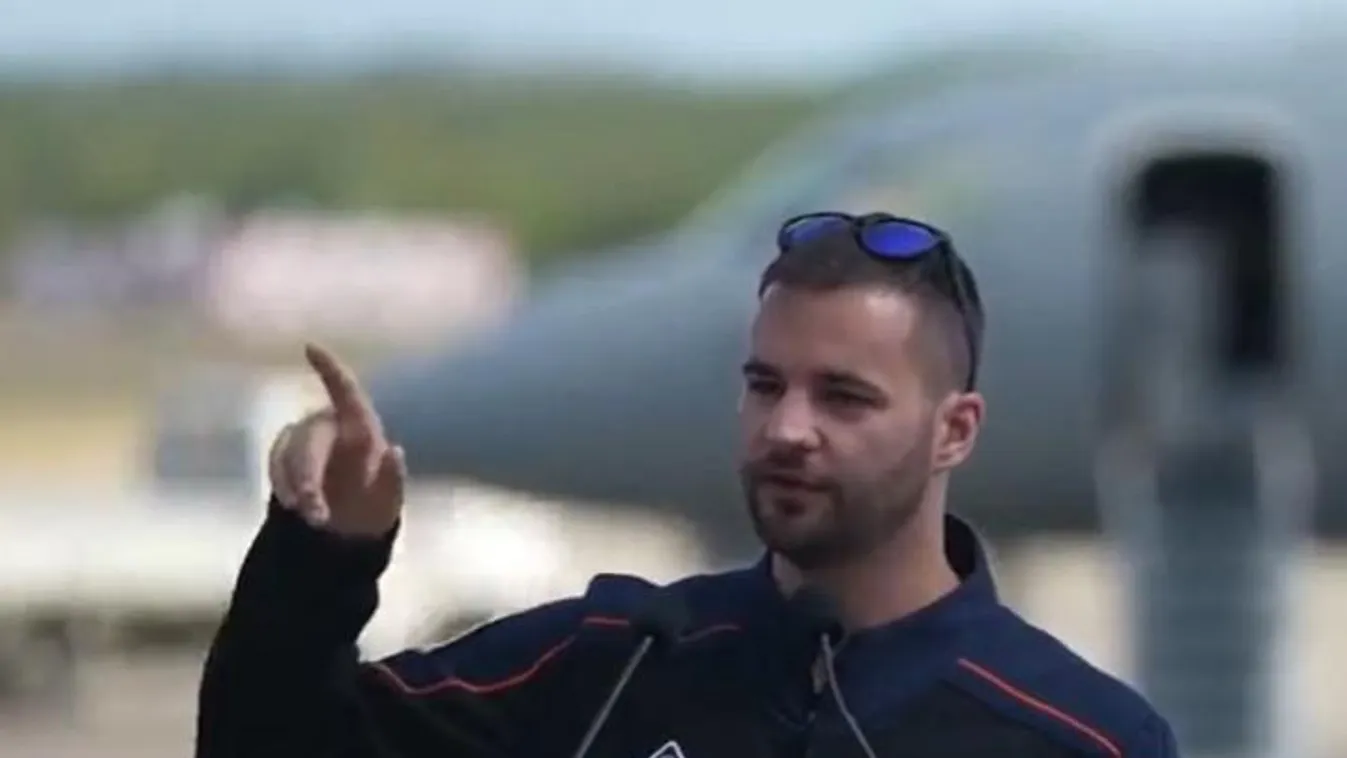 Hazatért Kapu Tibort, így fogadták a repülőtéren - videóval