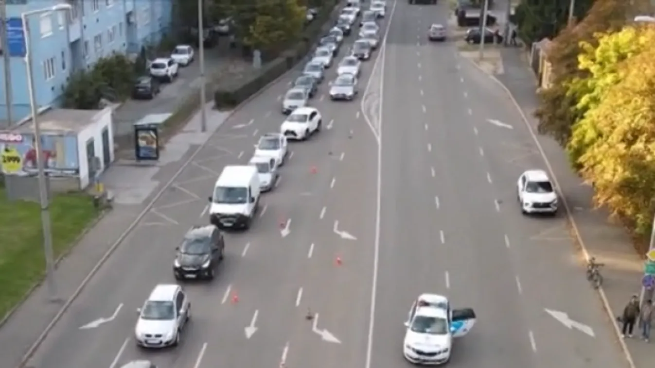 Beteget szállító mentőt borított fel egy kocsi Egerben