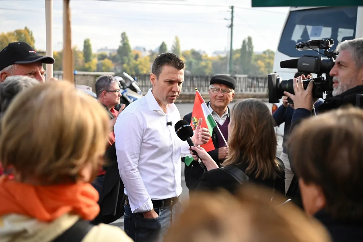 Menczer Tamás nyilatkozik