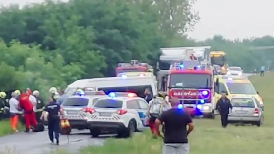 Két fiatal halt meg a frontális balesetben