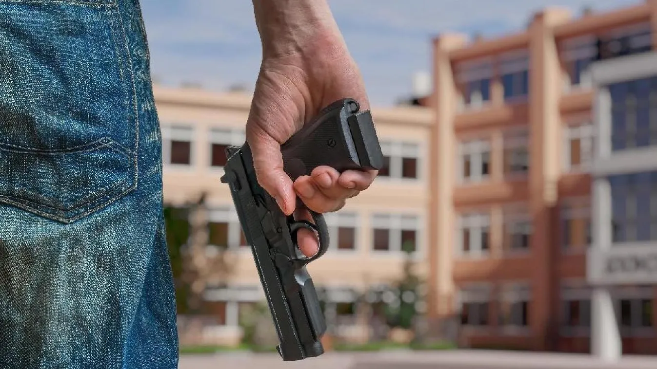 Rendőrök szeme láttára ölte meg saját fiát egy férfi