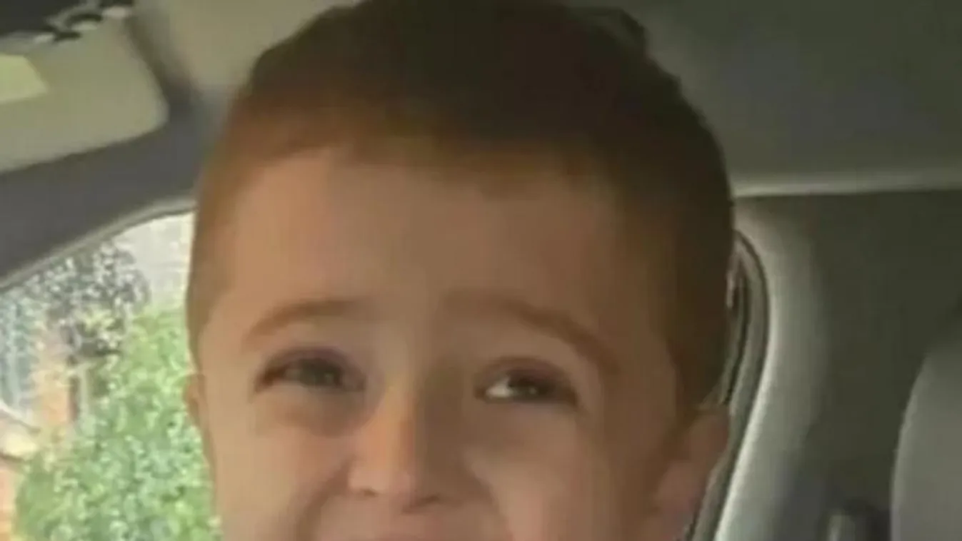 Hentesbárddal ölt meg egy kisfiút egy nő, egy parkolóban esett neki