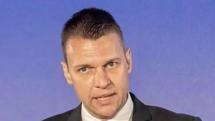 A balliberálisok azért szurkolnak, hogy ne legyen békecsúcs Budapesten