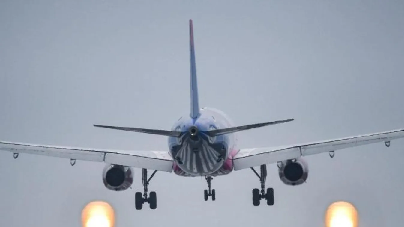 Villával támadt utastársaira egy férfi, pánik tört ki a nemzetközi repülőjáraton