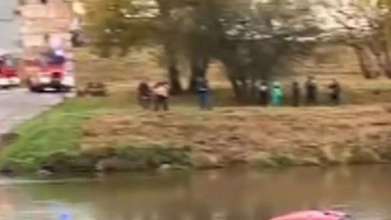 Folyóba gurult egy autó és elmerült a sofőr feleségével