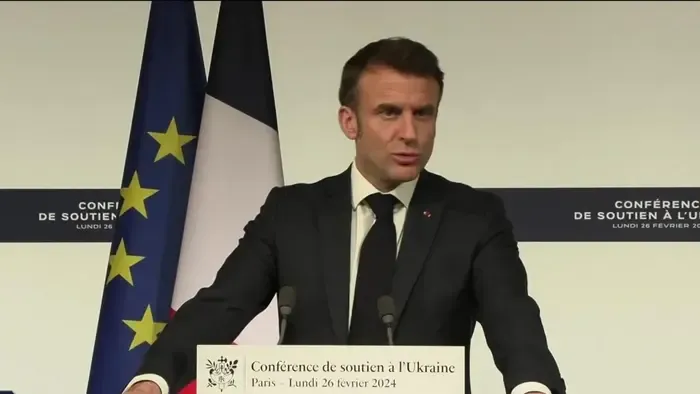 Vezérkari főnöke után Macron is háborúra készül