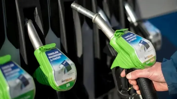 Aki teheti ma tankoljon: jelentősen drágul az üzemanyag szombattól