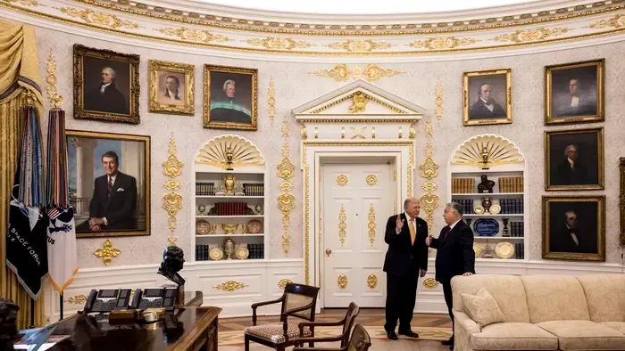 Le Monde: a szankciók alóli mentesség bebetonozza a már így is erős szövetséget Donald Trump és Orbán Viktor között