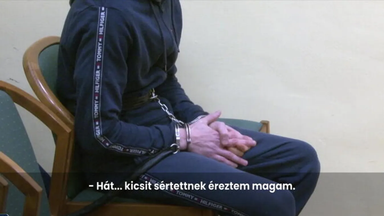 Videón ahogy rágyújtja házát ismerősére