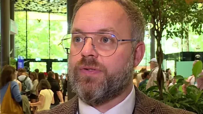 Orbán Balázs: A kormány a magyar emberek, a Tisza a bankok és a multik oldalán áll