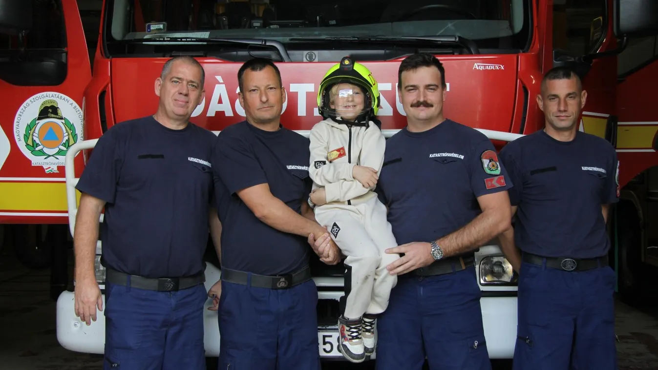 Három év után újra együtt: Megmentőivel találkozott a kútba esett kisfiú