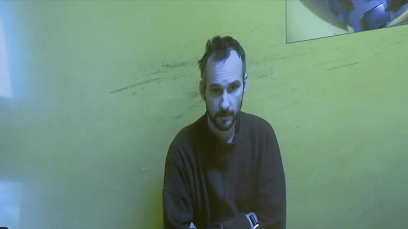 Kanállal szúrta ki az ápoló szemét