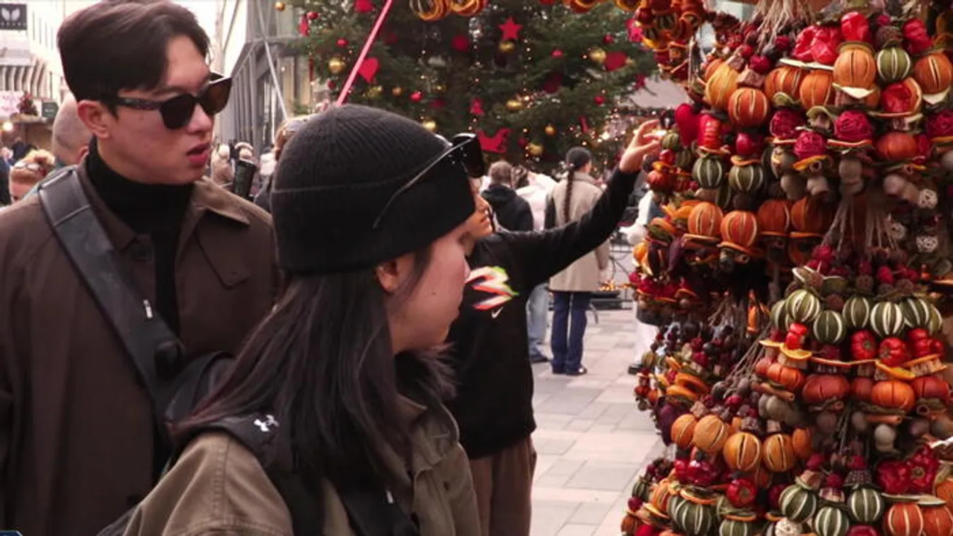 Megnyílt a vásár, már most sokan vannak