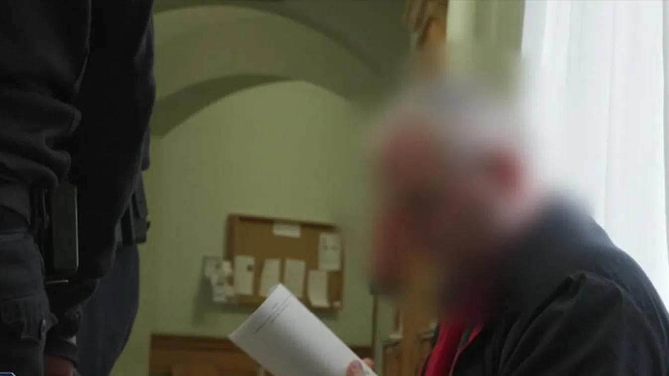 Börtönbe mehet a szatír egyetemi tanár