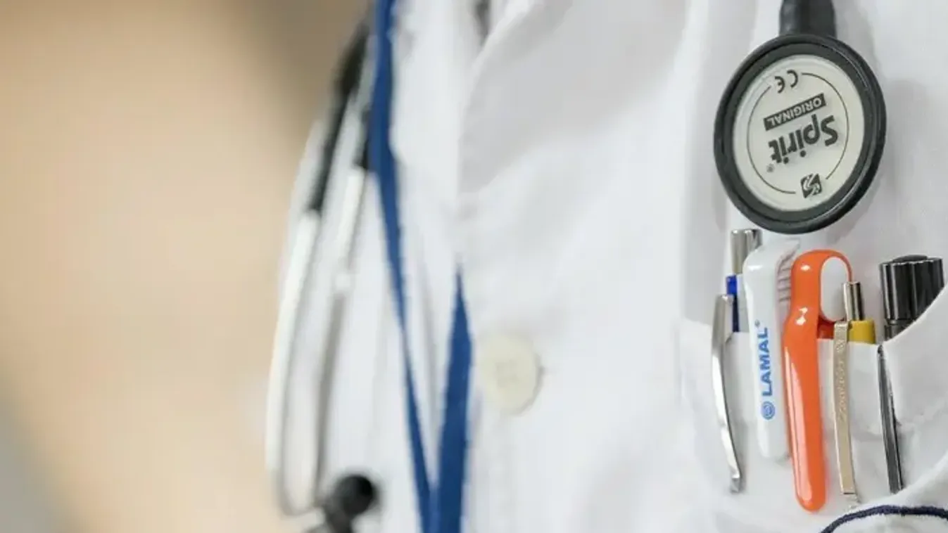 Totál részegen fogadta a betegeket egy orvos a rendelőjében