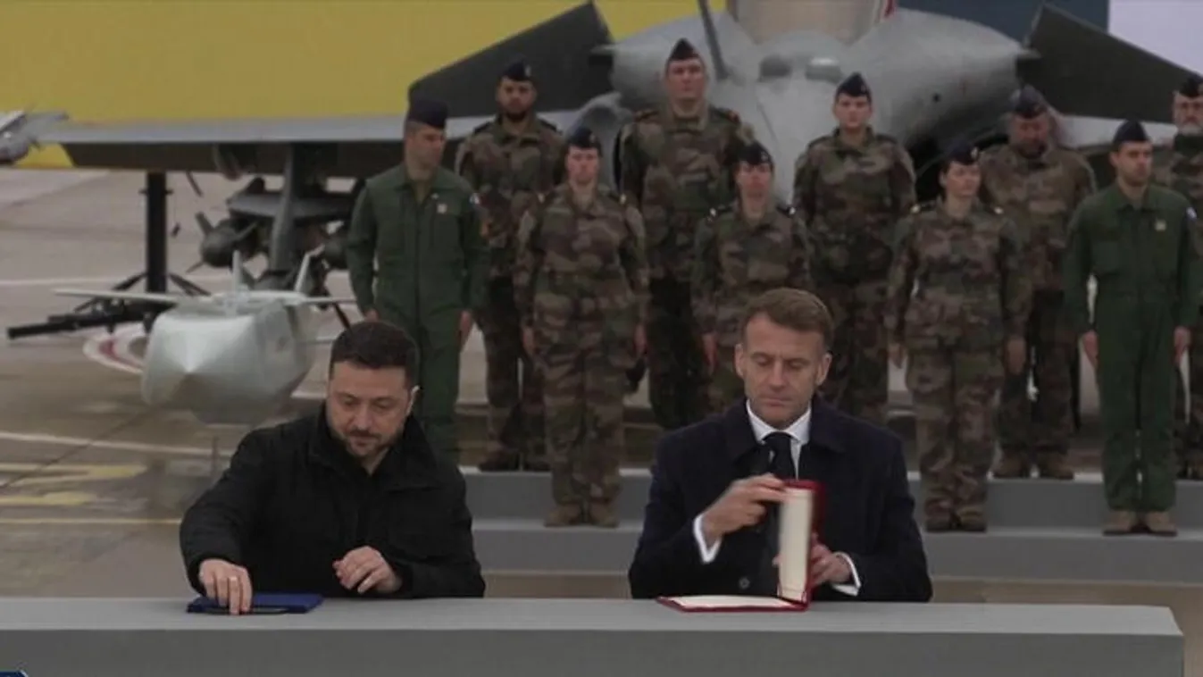 Vadászrepülőkre kell nekik a pénz