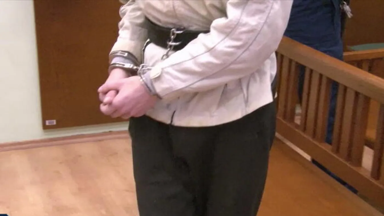 Darabokra törte nagymamája koponyáját