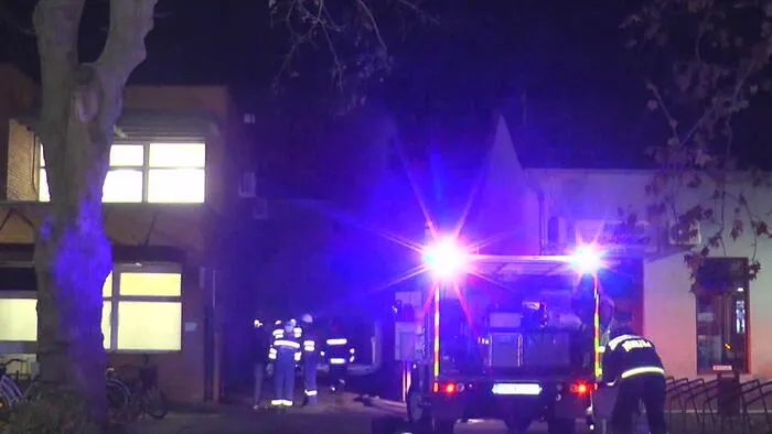 Méteres lángok csaptak fel egy makói raktárban - videó