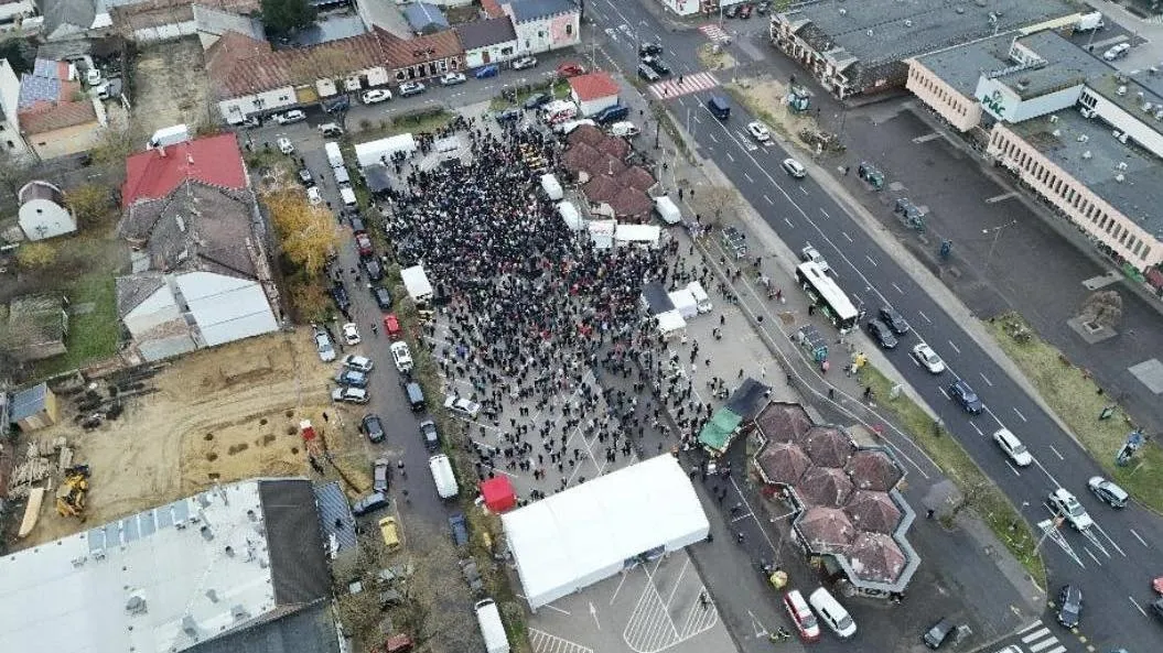 Kínos! Egyre kevesebben Magyar Péter gyűlésein