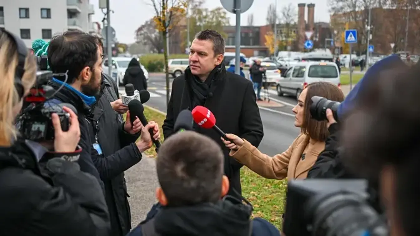 Menczer Tamás helyretette Magyar Péter lakájmédiáját