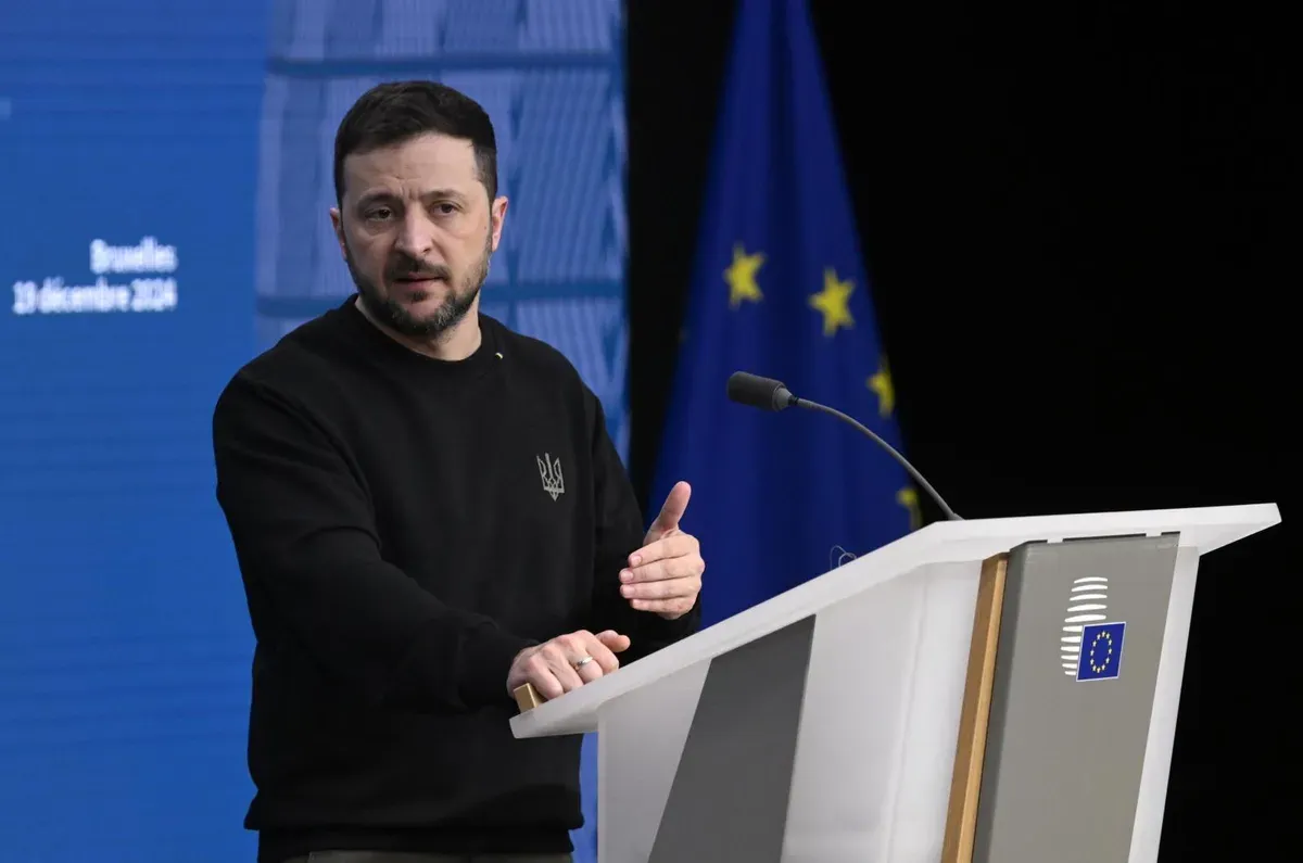 Volodimir Zelenszkij ukrán elnök az EU-tagországok állam- és kormányfőinek brüsszeli csúcstalálkozóján tartott sajtótájékoztatón 2024. december 19-én.