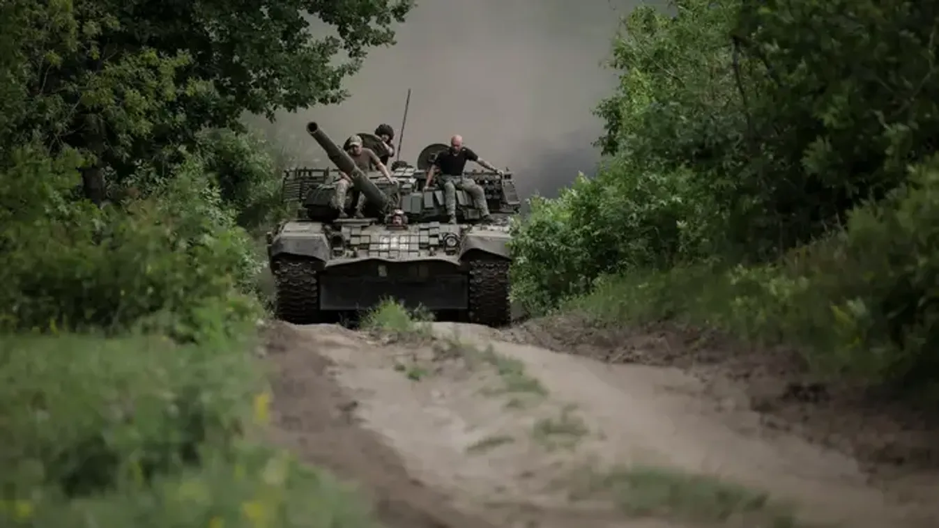 Az USA kitoloncolná az ukránokat, Kijev pedig a frontra küldi őket