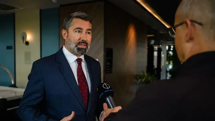 Hidvéghi: a nemzeti konzultáció segít megvédeni a rezsicsökkentést is Brüsszeltől és bábjaitól!