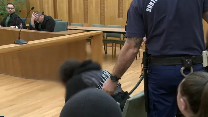 Kinyírom, ököllel fogom ütni, mint egy kutyát! – mondta a gyerekgyilkos nő Pécsen