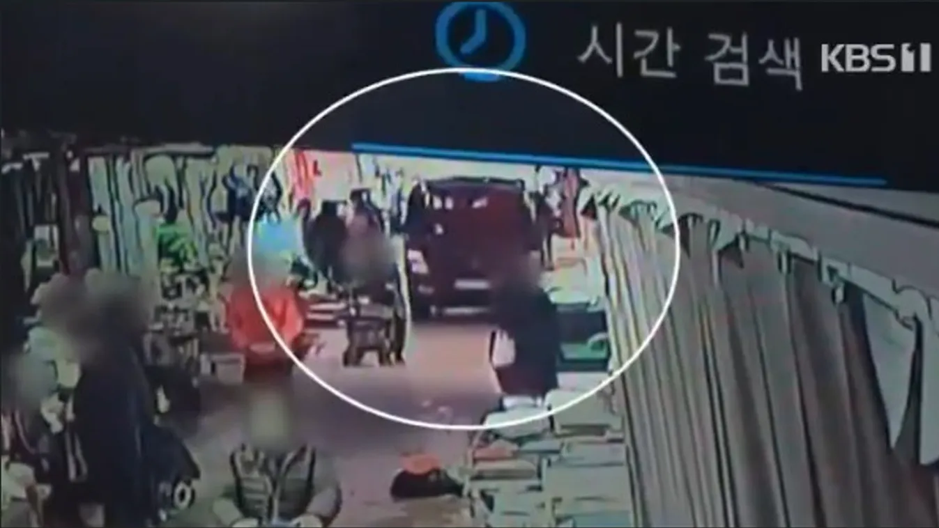 Teherautó gázolt el több embert egy dél-koreai piacon