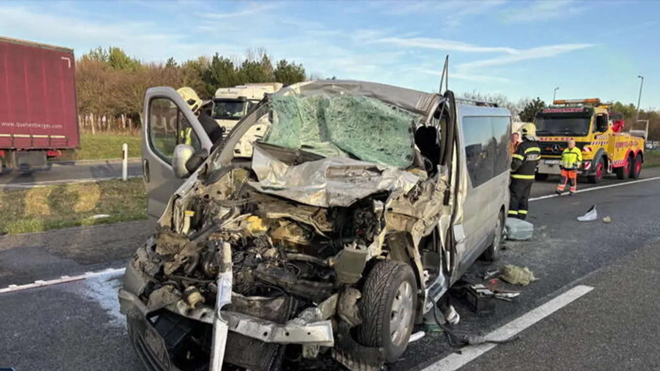 Fékezés nélkül rohant bele a kamionba