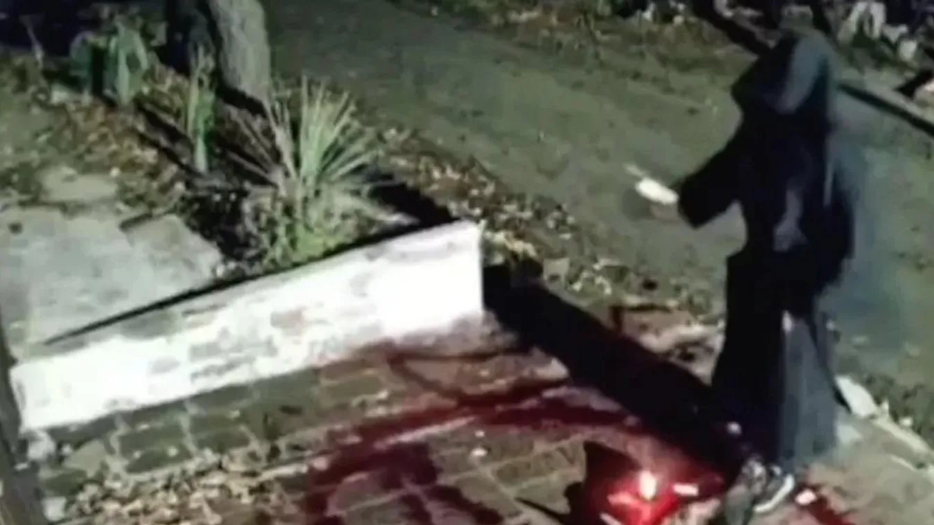 Sátáni rituálét hajtott végre az exe háza előtt