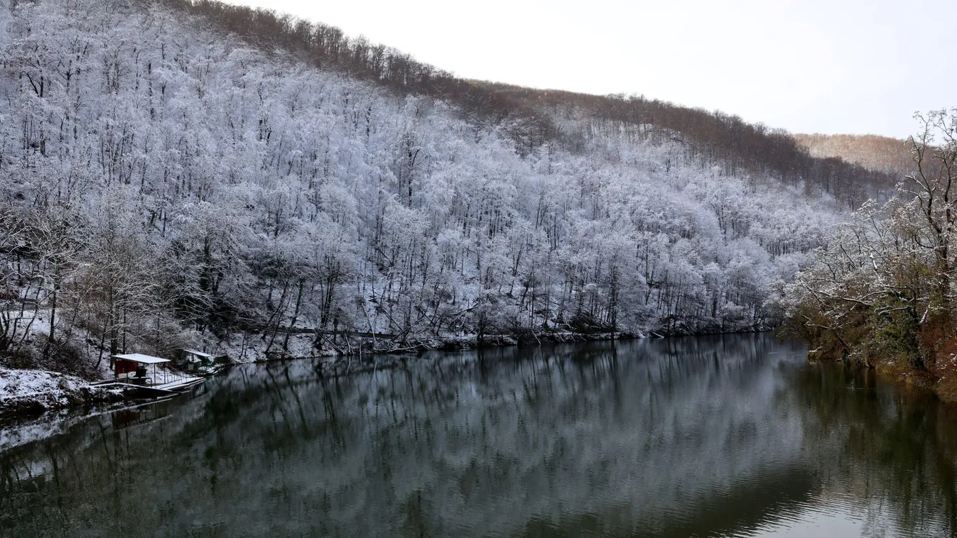 Hófúvás, ónos eső, durva, ami a jön - figyelmeztetéseket adtak ki