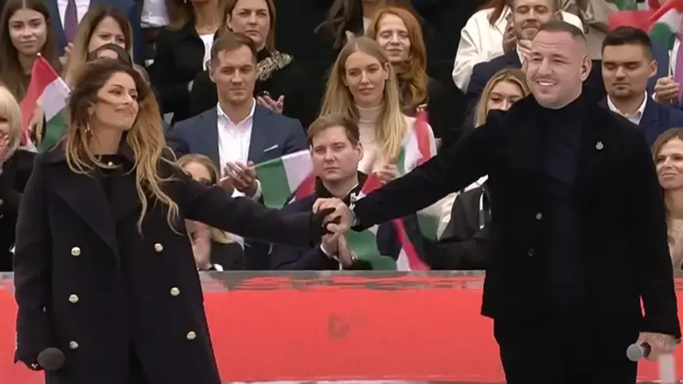 "Béke van, felejts el minden háborút" - A Háborúellenes Gyűlésen is hatalmasat énekelt Radics Gigi és Curtis