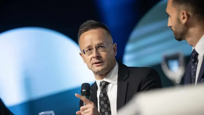 Szijjártó Péter szerint súlyos biztonsági kockázatot jelent a Tisza adatszivárgási botránya