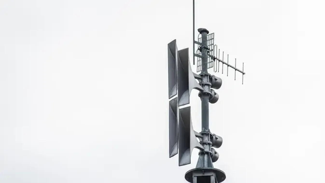 Megszólaltak a szirénák Paksnál, tájékoztatást adott ki a katasztrófavédelem