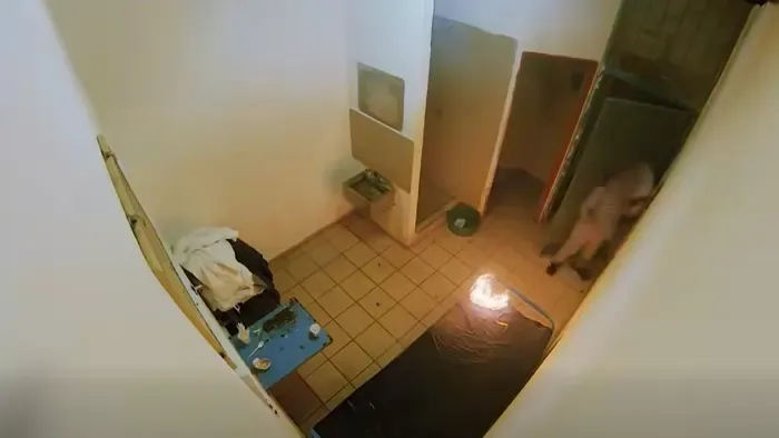 Felgyújtotta a matracát a kecskeméti zárkában – videón ahogy lángol a szoba