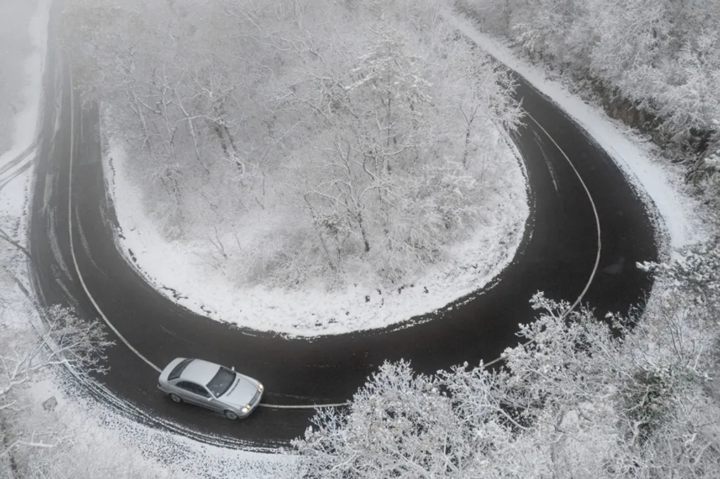 Mecsek, 2025. november 22.
A drónnal készült felvételen havas táj a Mecsekben 2025. november 22-én.
MTI/Vasvári Tamás