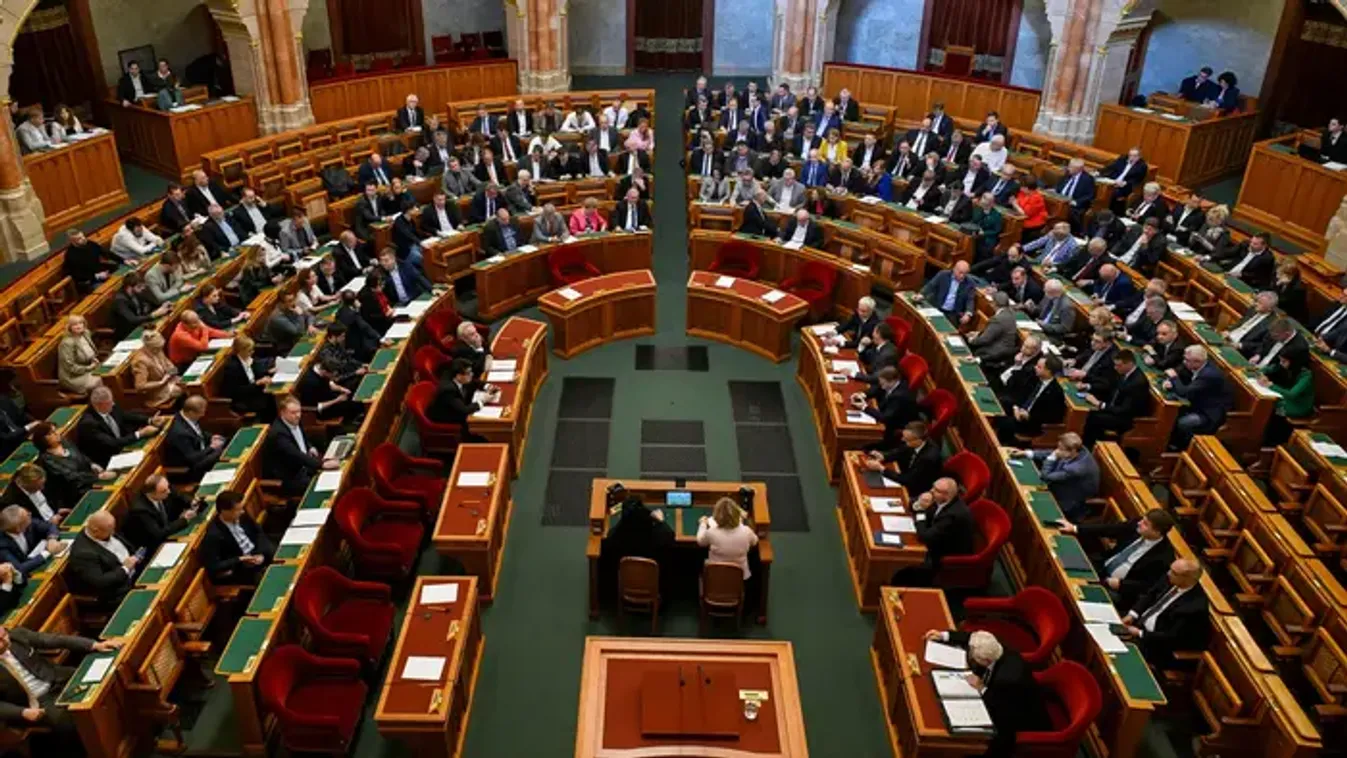 Döntöttek a Parlamentben: csökkennek a vállalkozások adóterhei, hatalmas többséggel fogadták el az Orbán-csomagot
