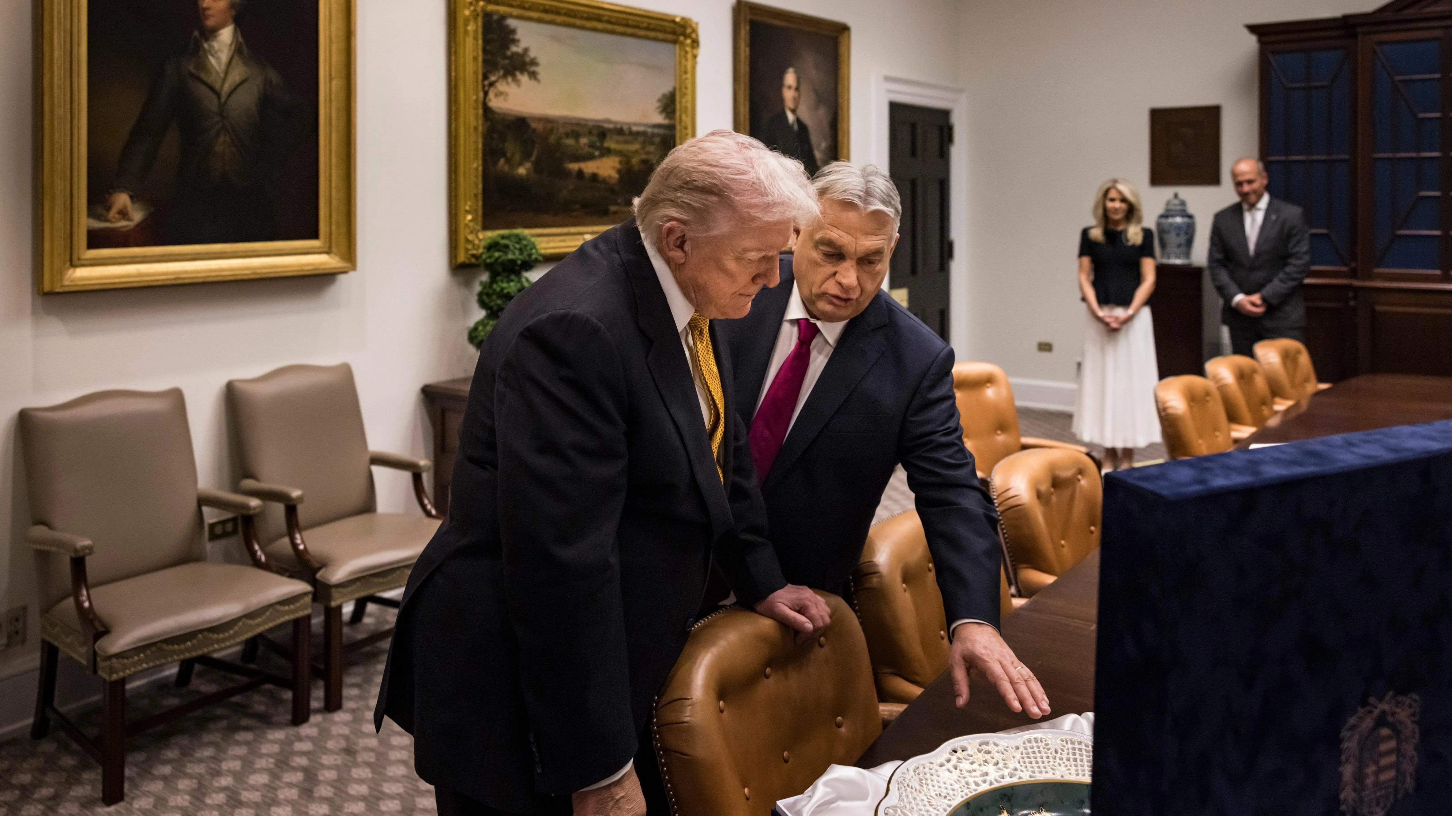 A CNN is kiemeli, hogy Trump erős vezetőnek nevezte Orbán Viktort