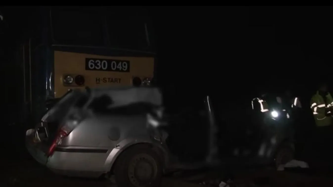 Helyszíni fotó: így emlékeztek meg az 5 életet követelő Szentmártonkátai tragédia helyszínén