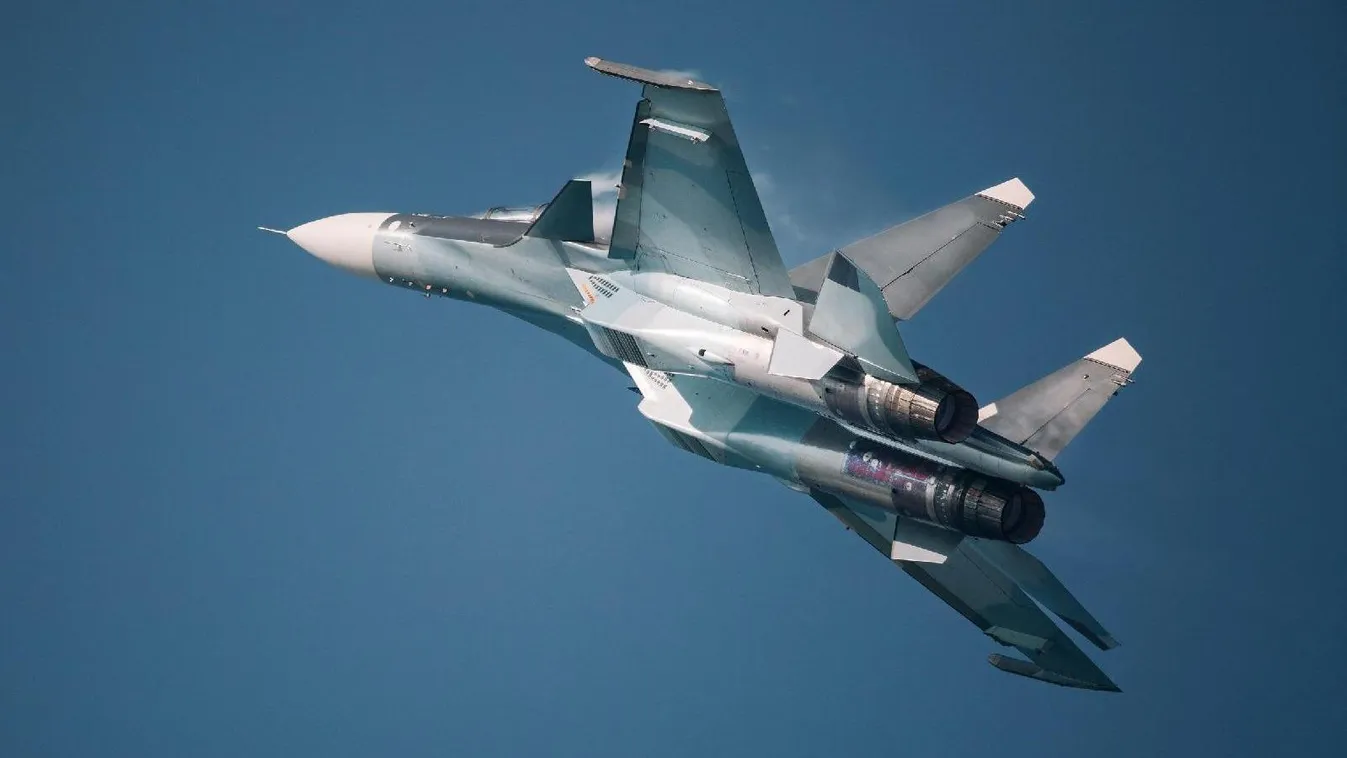 Riasztották az F-16-osokat, figyelmeztették a lakosokat