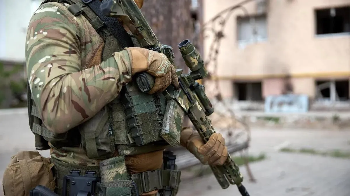 Németország átáll a hadiiparra, mert a férfiak után a nőkre is kivetnék a kötelező sorkatonai szolgálatot