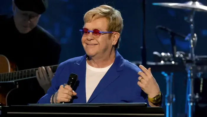 Elton John megdöbbentő vallomása: 15 hónapja szinte vak
