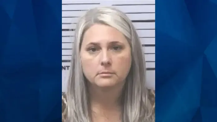 Haját tépte, szíjjal ütötte az Év Tanára a gyerekét, videóra vették