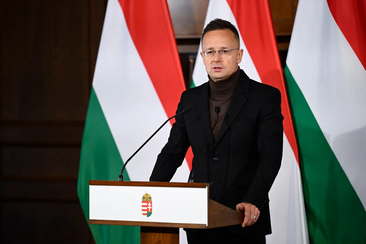 SZIJJÁRTÓ Péter