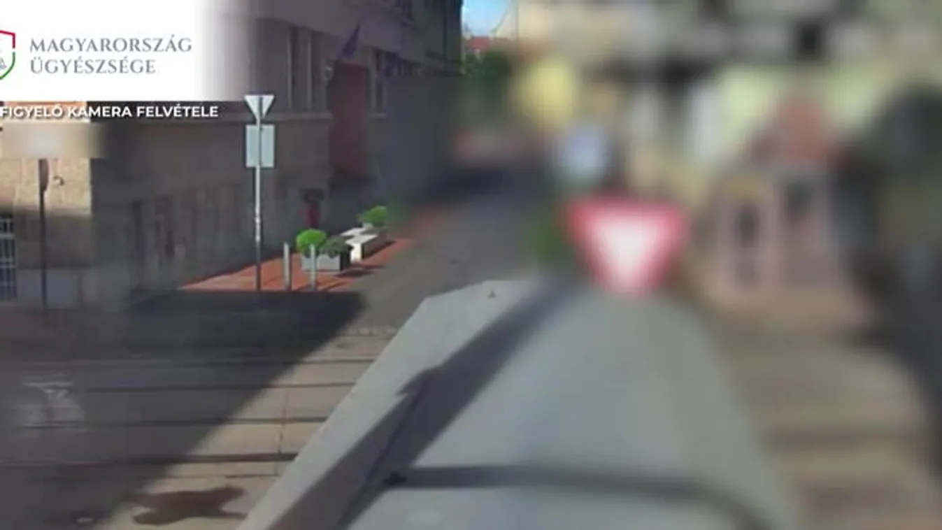 Sokk a járdán: futónőt ütött el egy biciklis Szegeden